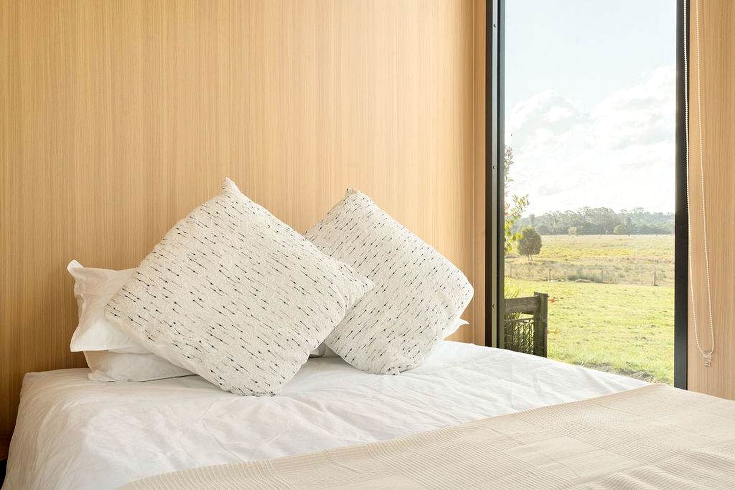 Serene Tiny Home Retreat with Farm Views, Near Noosa Heads in Tuchekoi, Queensland