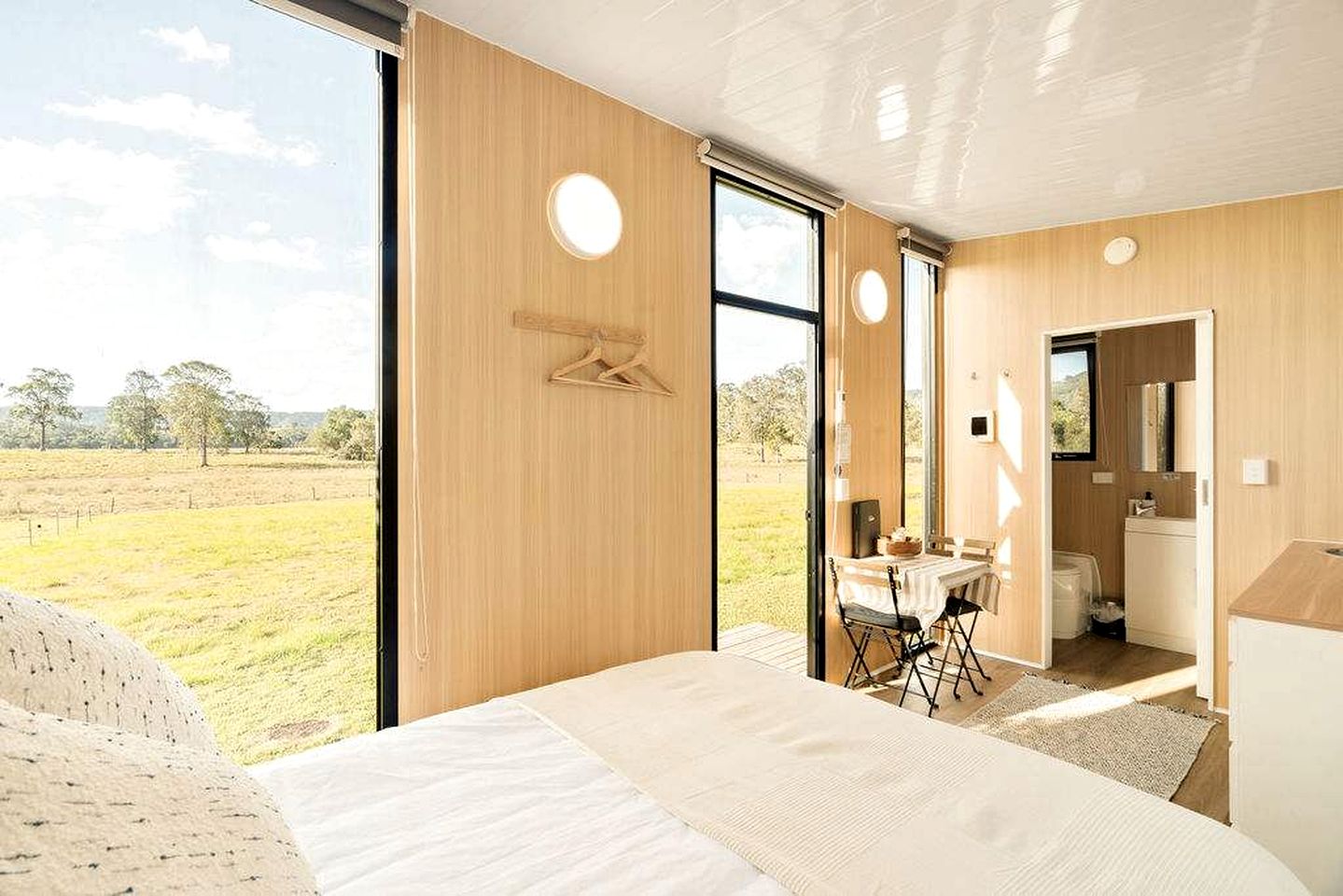Serene Tiny Home Retreat with Farm Views, Near Noosa Heads in Tuchekoi, Queensland