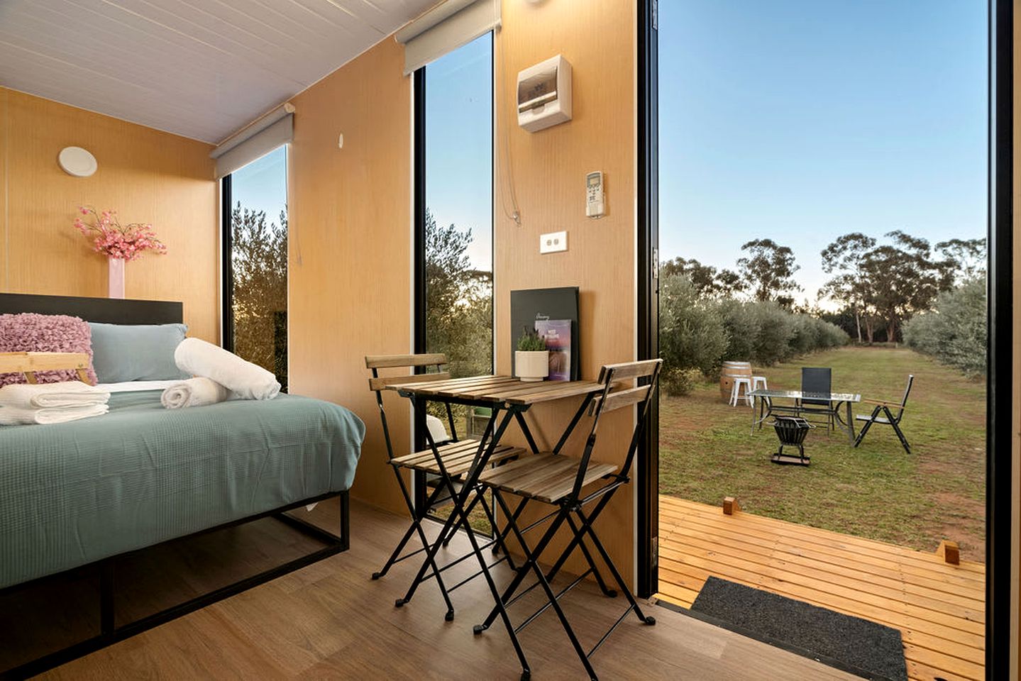 Serene Tiny House with Amazing Countryside Landscapes in New South Wales