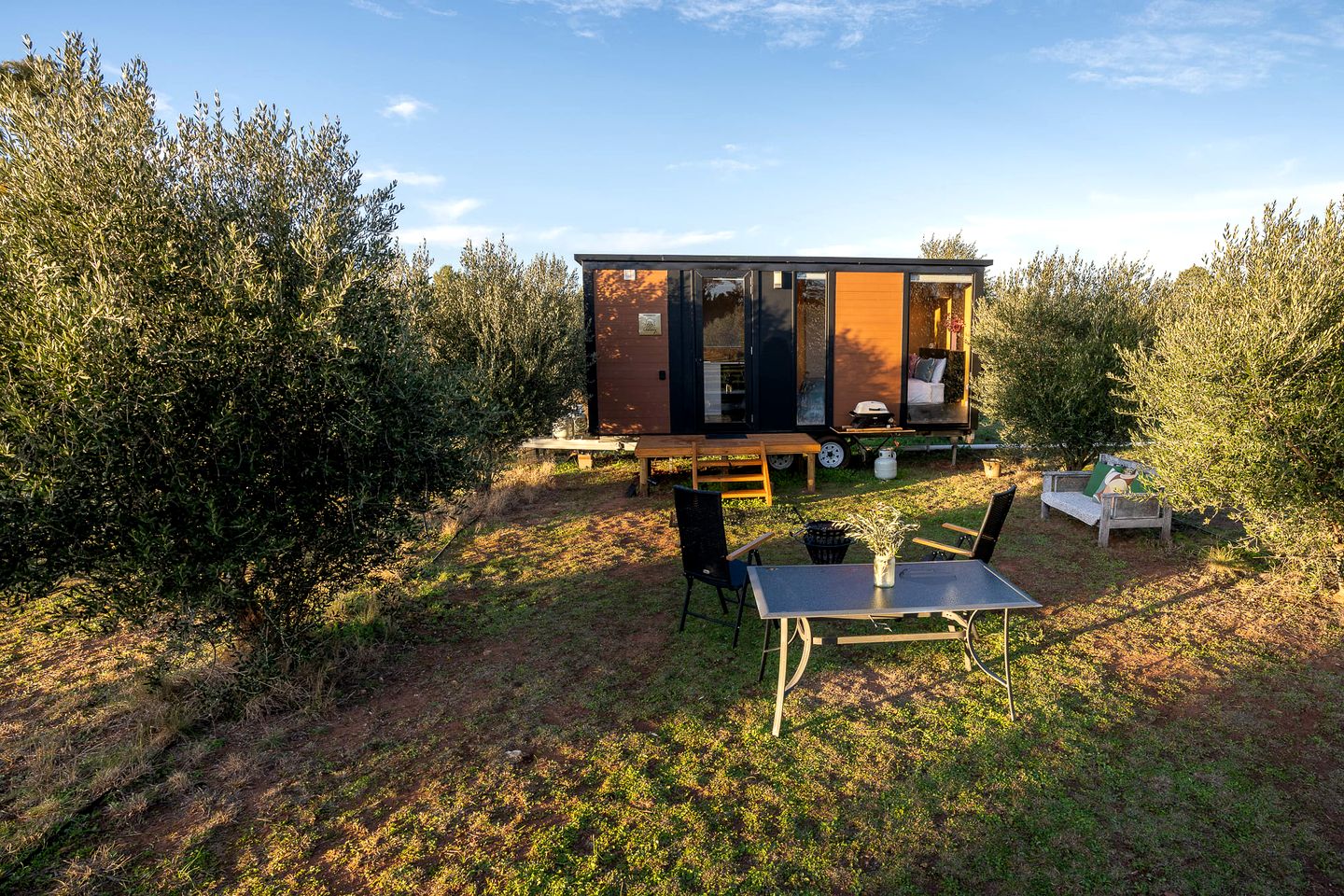 Serene Tiny House with Amazing Countryside Landscapes in New South Wales