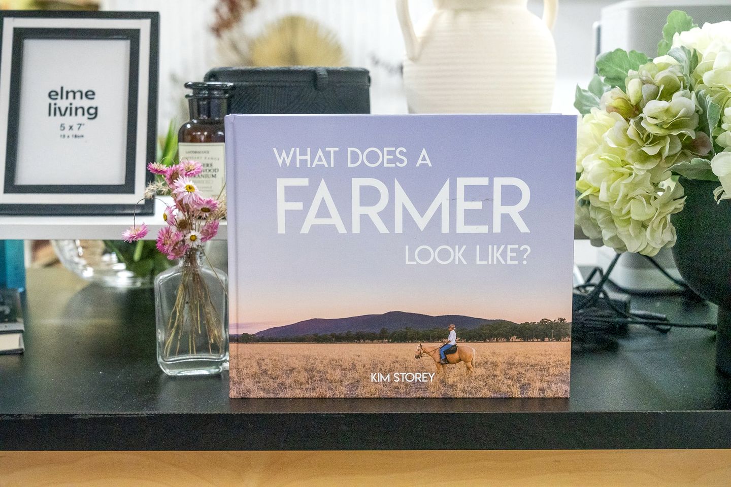 Serene Tiny House with Amazing Countryside Landscapes in New South Wales