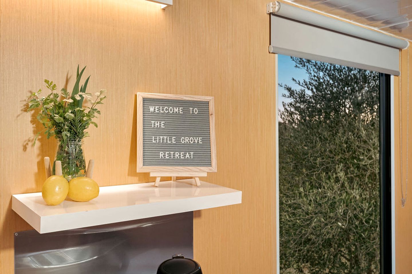 Serene Tiny House with Amazing Countryside Landscapes in New South Wales