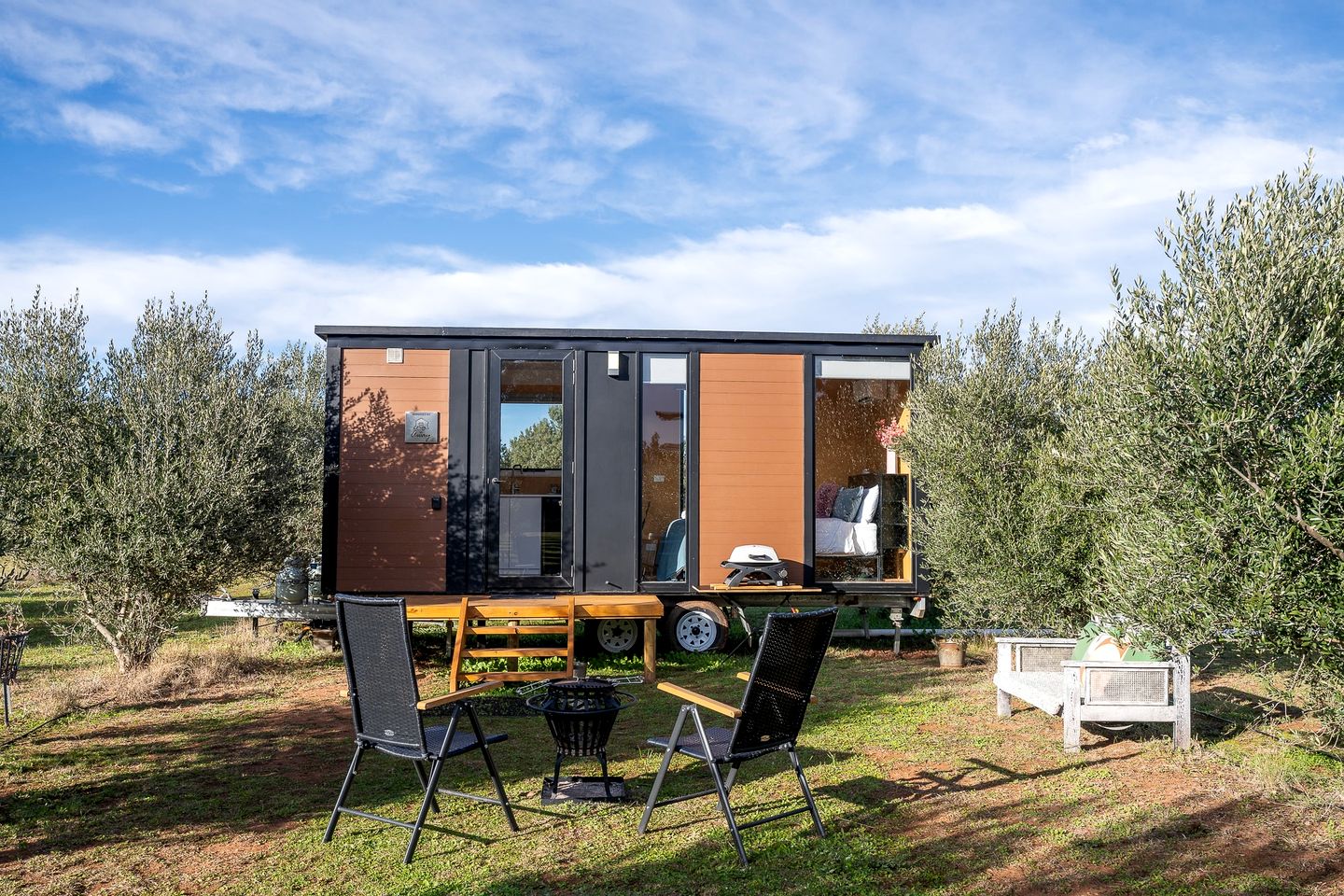 Serene Tiny House with Amazing Countryside Landscapes in New South Wales