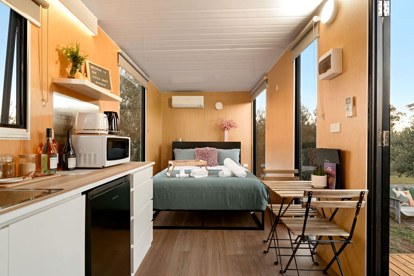 Serene Tiny House with Amazing Countryside Landscapes in New South Wales