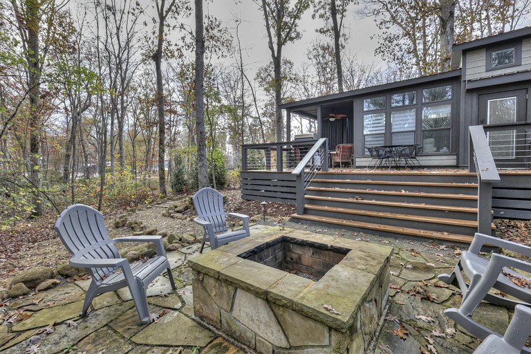 Cabins (United States of America, Tracy City, Tennessee)