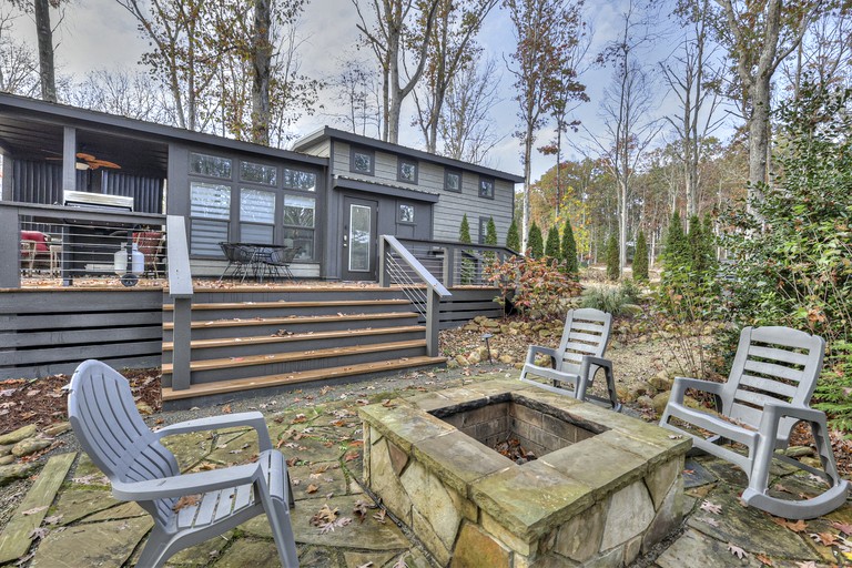Cabins (United States of America, Tracy City, Tennessee)