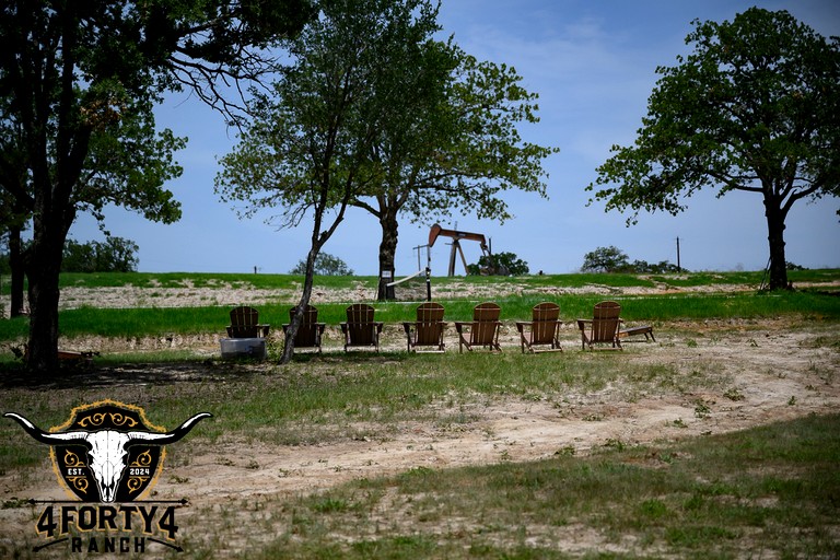 Cabins (United States of America, Alvord, Texas)