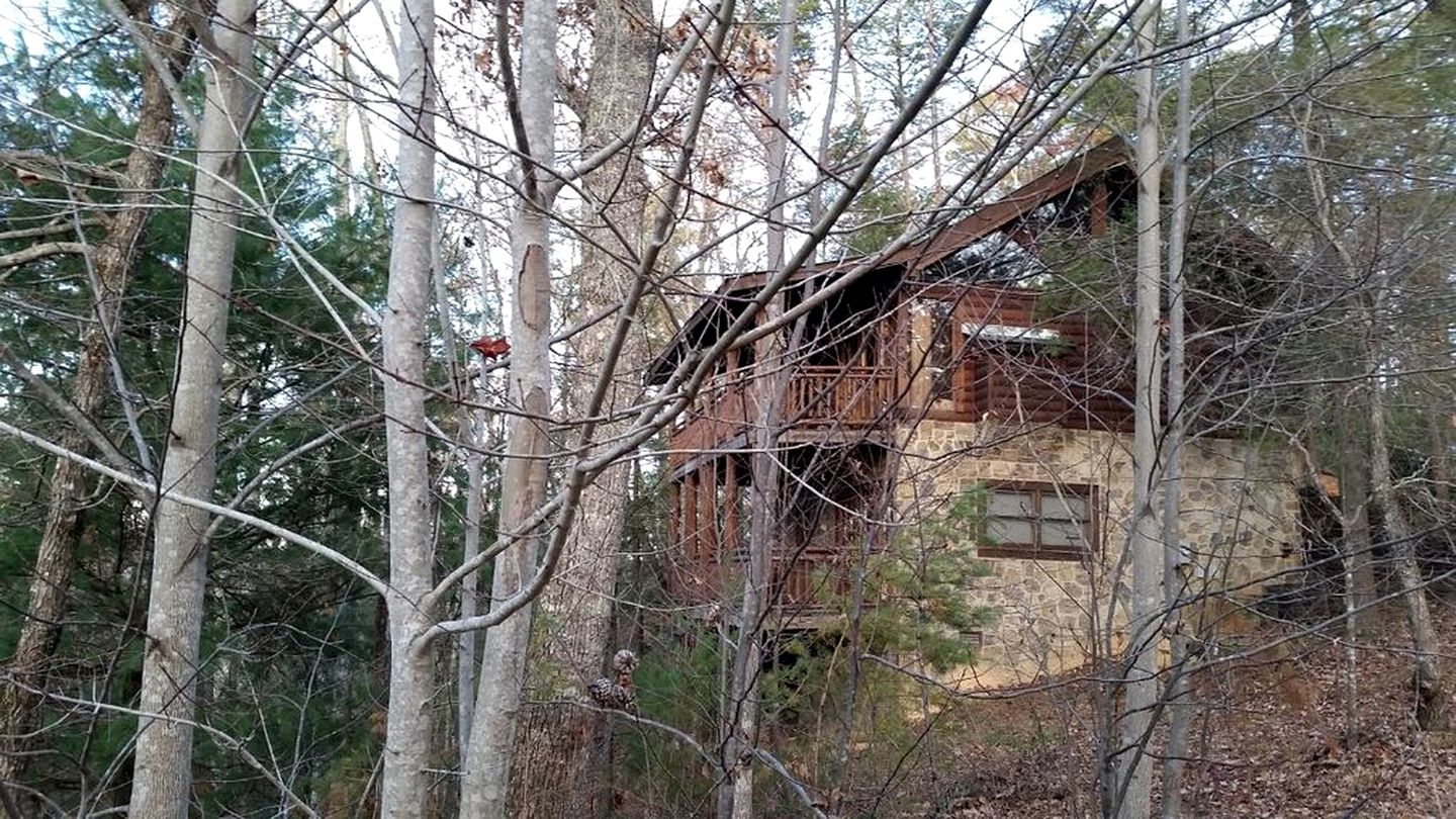 Spectacular Woodland Cabin near Smoky Mountains in Sevierville, Tennessee