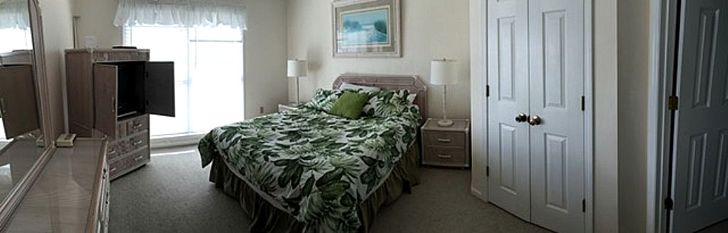 Beachfront Vacation Cottage with Superb Views in Holden Beach, North Carolina