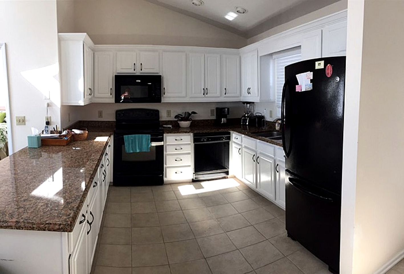 Beachfront Vacation Cottage with Superb Views in Holden Beach, North Carolina