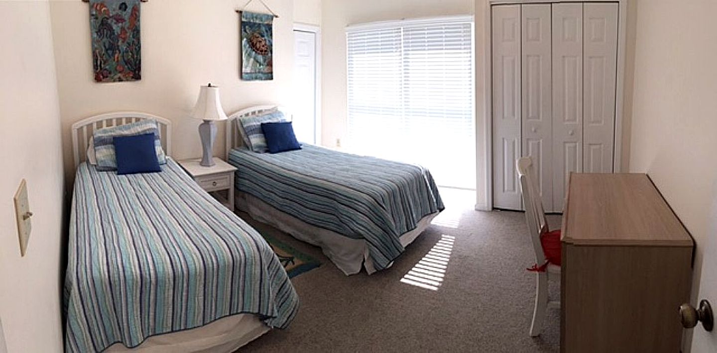 Beachfront Vacation Cottage with Superb Views in Holden Beach, North Carolina