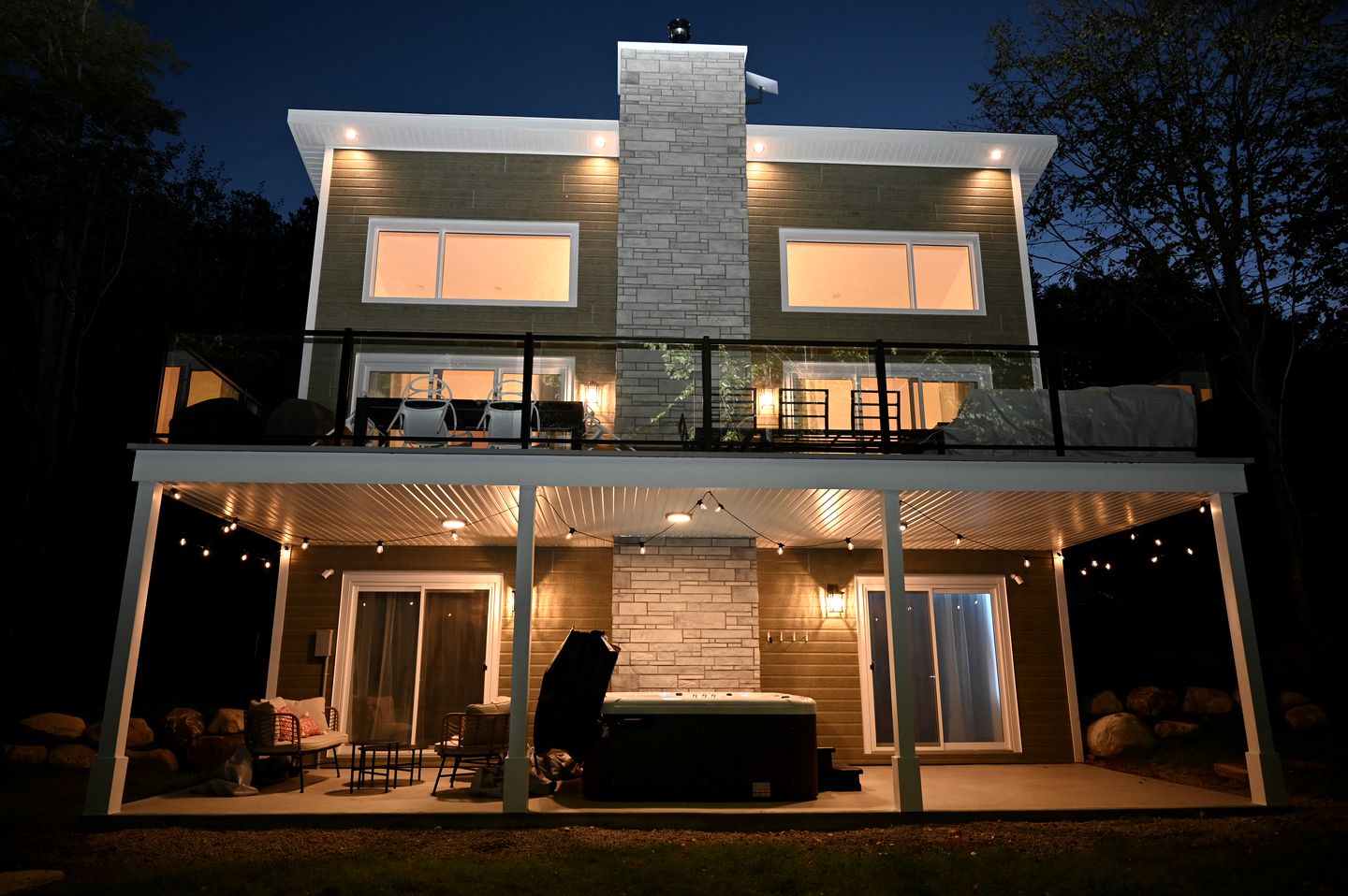 Hot Tub Paradise: Reconnect with Nature at this Rental in Saint Come, Quebec