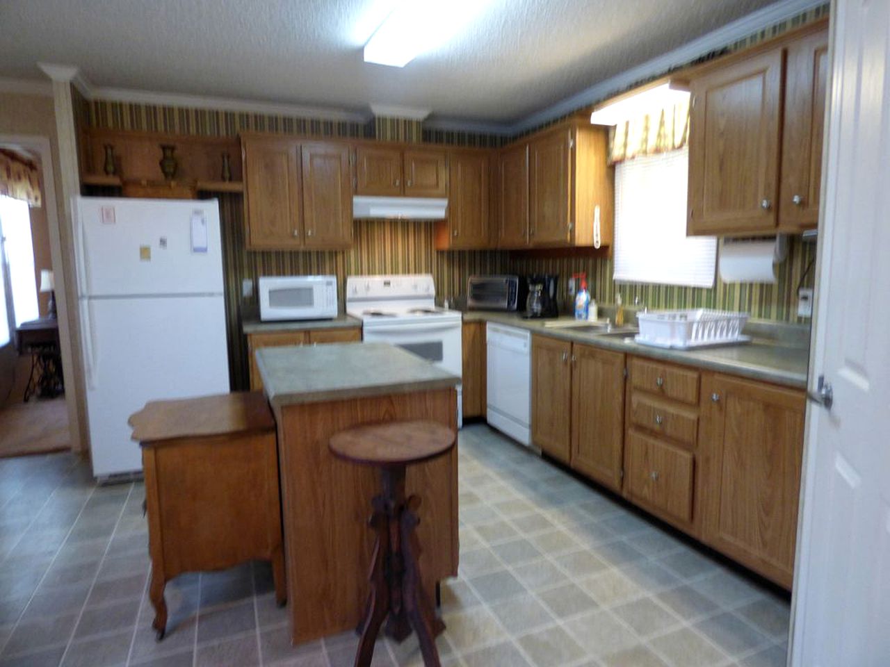 Secluded Cabin Rental on Working Farm near Columbus, Mississippi