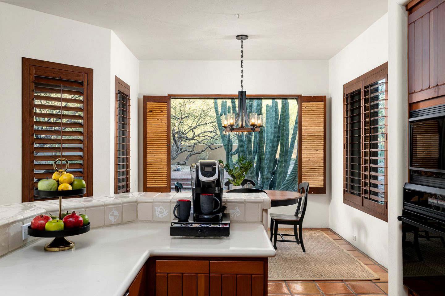 Serene Desert Villa with Private Garden and Hot Tub, Perfect for a Weekend Escape from Phoenix
