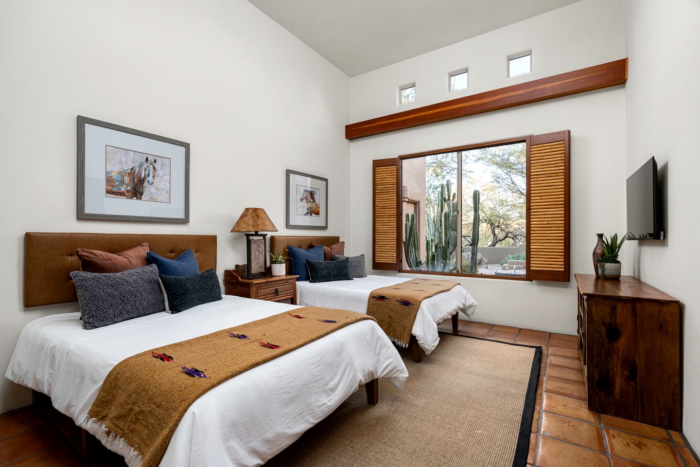 Serene Desert Villa with Private Garden and Hot Tub, Perfect for a Weekend Escape from Phoenix