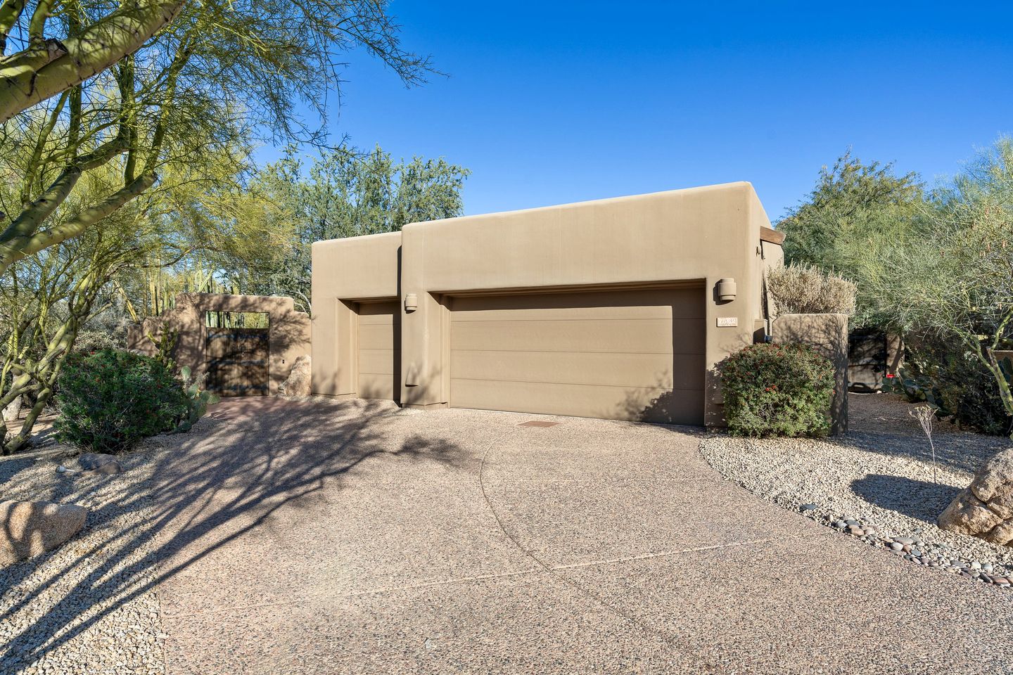 Serene Desert Villa with Private Garden and Hot Tub, Perfect for a Weekend Escape from Phoenix