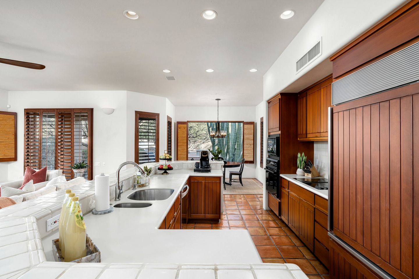 Serene Desert Villa with Private Garden and Hot Tub, Perfect for a Weekend Escape from Phoenix