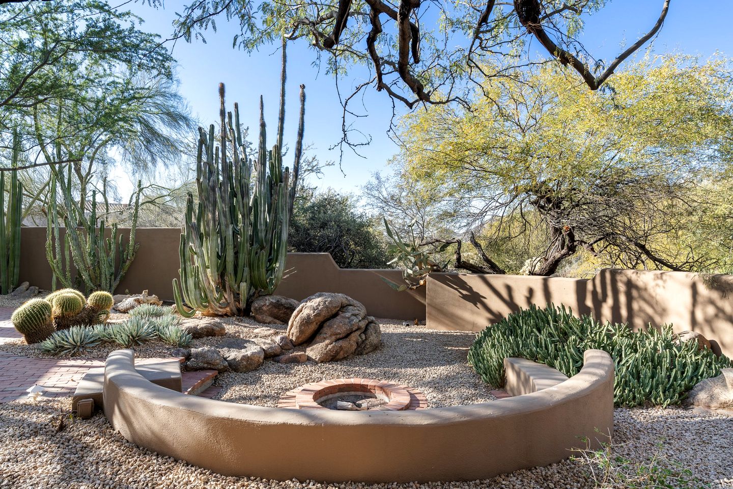 Serene Desert Villa with Private Garden and Hot Tub, Perfect for a Weekend Escape from Phoenix