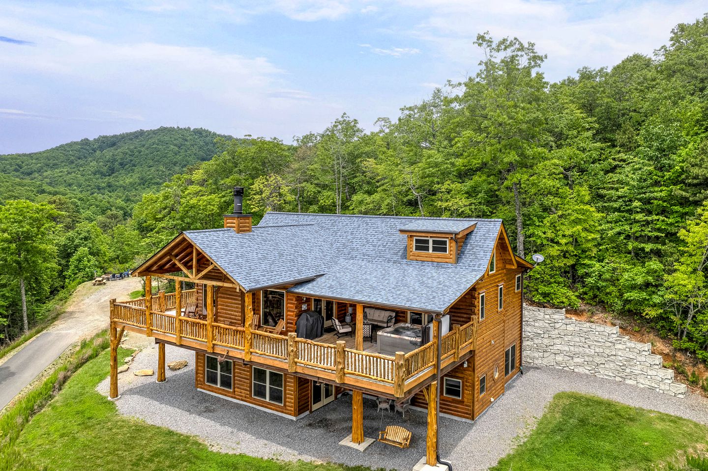 Serenity Awaits: Secluded Cabin Rental in Black Mountain, North Carolina