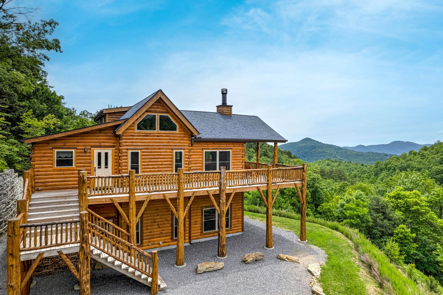 Serenity Awaits: Secluded Cabin Rental in Black Mountain, North Carolina