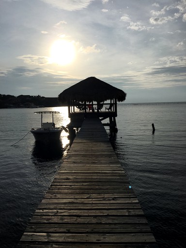 Beach Houses (Roatan, Islas de la Bahía, Honduras)