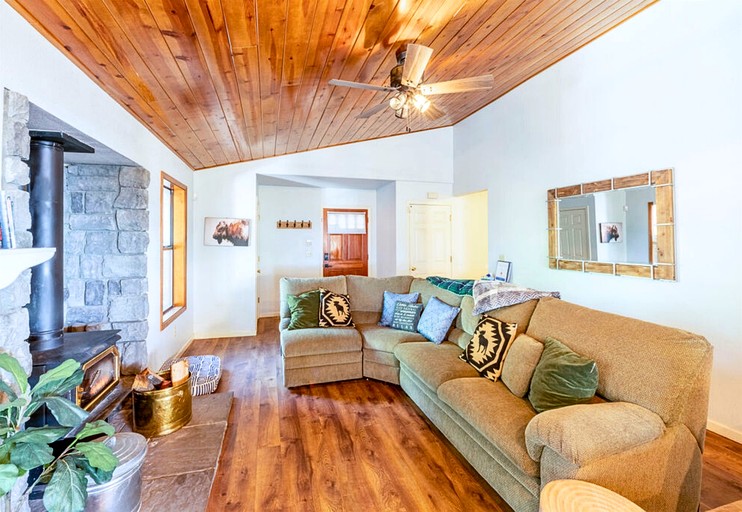 Cabins (United States of America, Twain Harte, California)