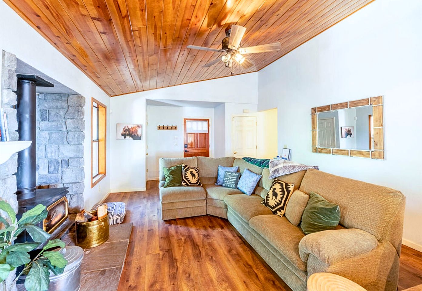 Enjoyable Cabin with Fireplace and Foosball in Twain Harte, California