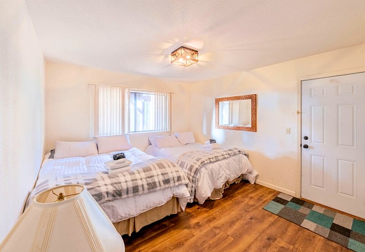 Cabins (United States of America, Twain Harte, California)