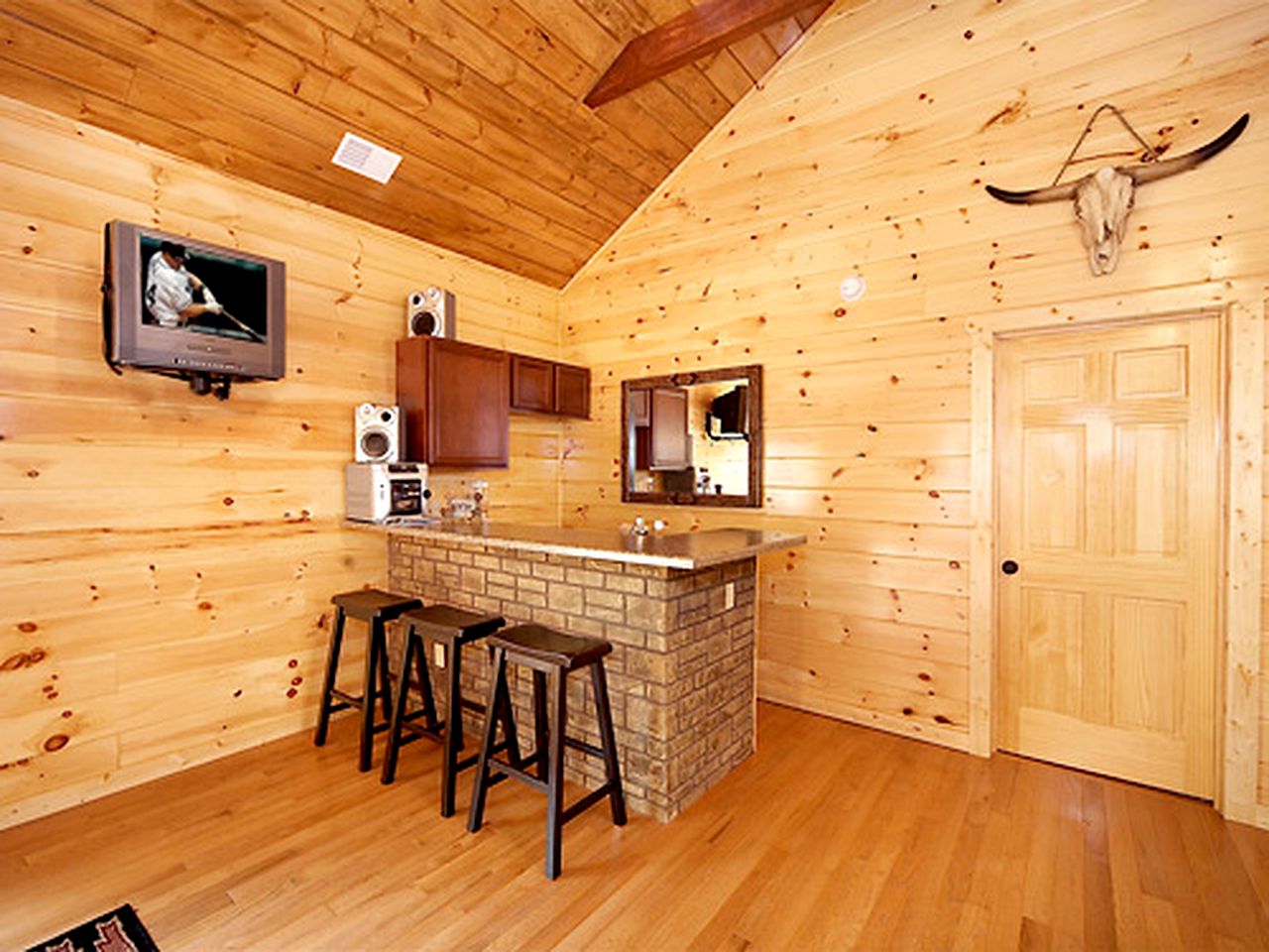 Fantastic Cabin Rental with a Games Room for Family Getaways in the Smokies
