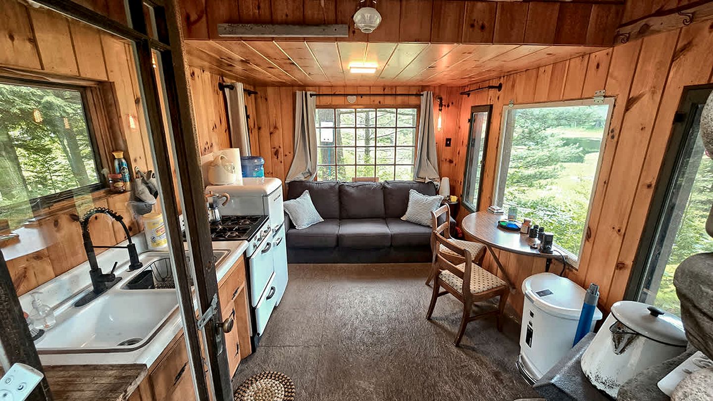 Secluded Luxury Dome with Private Pond & Kayaks near Tug Hill Vineyards, Upstate NY