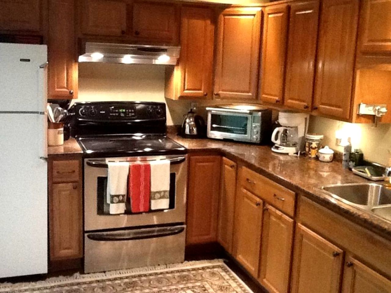 Luxurious Bed and Breakfast with Koi Pond Views on Niagara Escarpment in Ontario