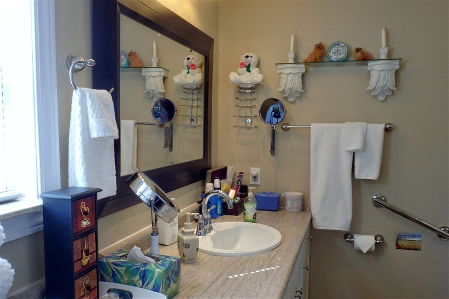 Romantic Bed and Breakfast and Ranch near Niagara Falls in Ancaster, Ontario