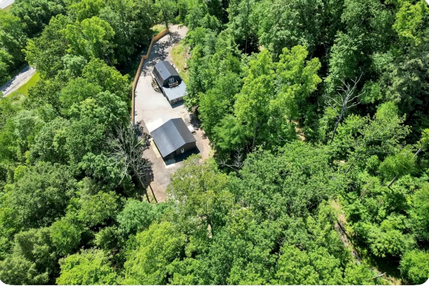 Luxurious Cabin Retreat with Pickleball Court & Hot Tub near Hocking Hills, Sugar Grove OH