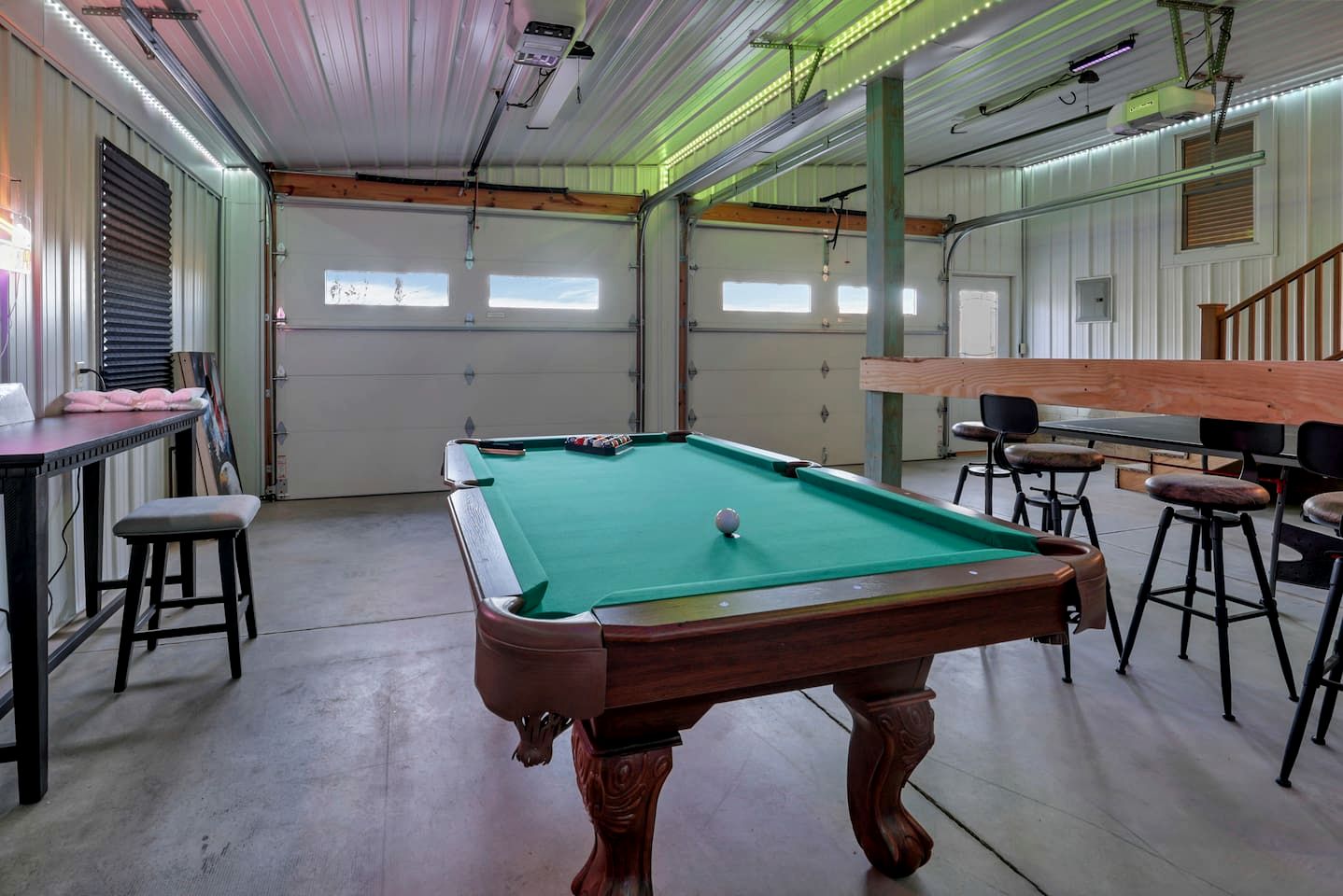 Luxurious Cabin Retreat with Pickleball Court & Hot Tub near Hocking Hills, Sugar Grove OH