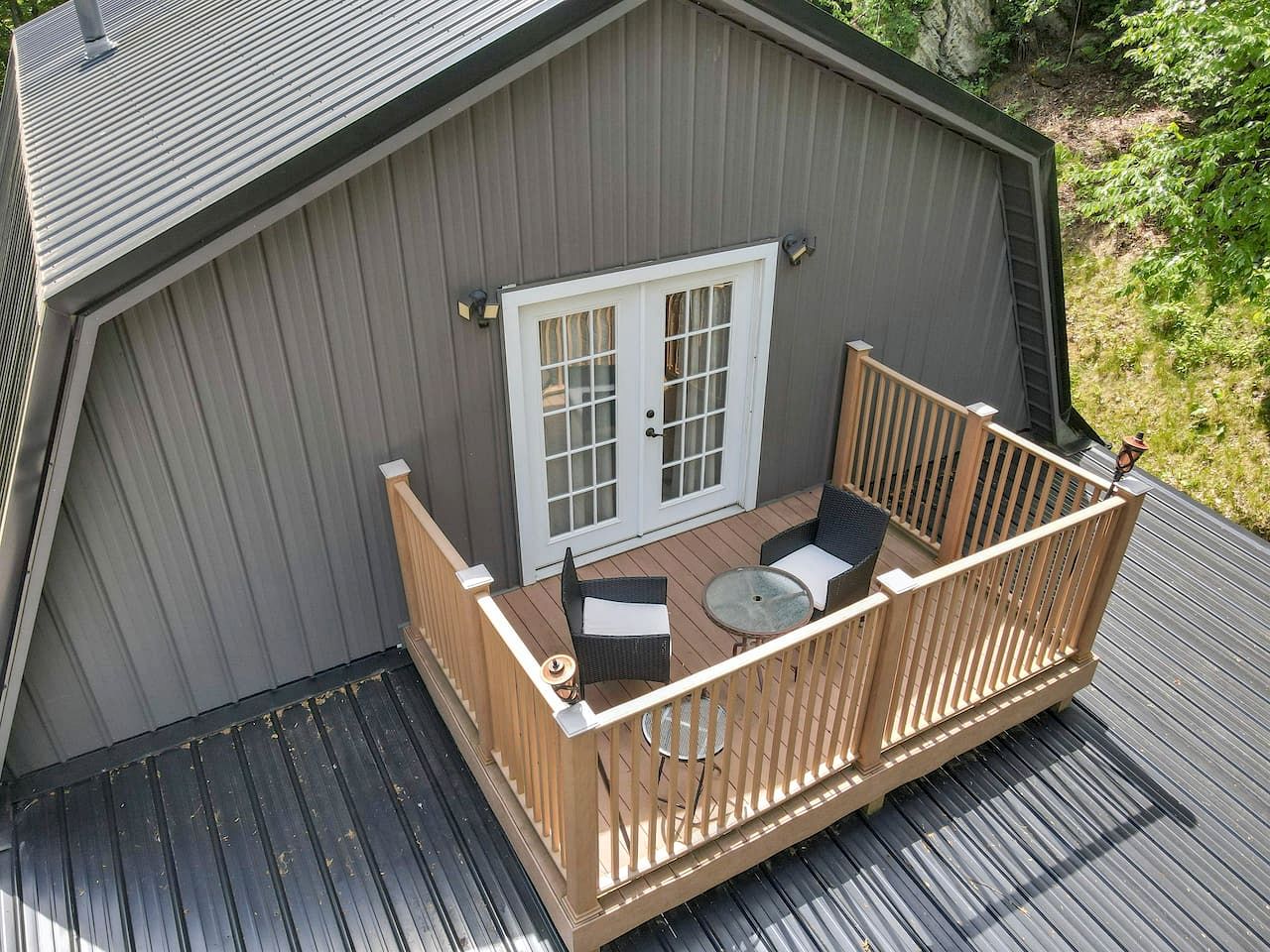 Luxurious Cabin Retreat with Pickleball Court & Hot Tub near Hocking Hills, Sugar Grove OH
