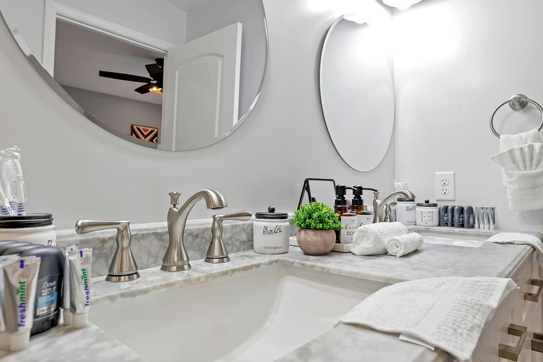 Cabins (United States of America, Sugar Grove, Ohio)