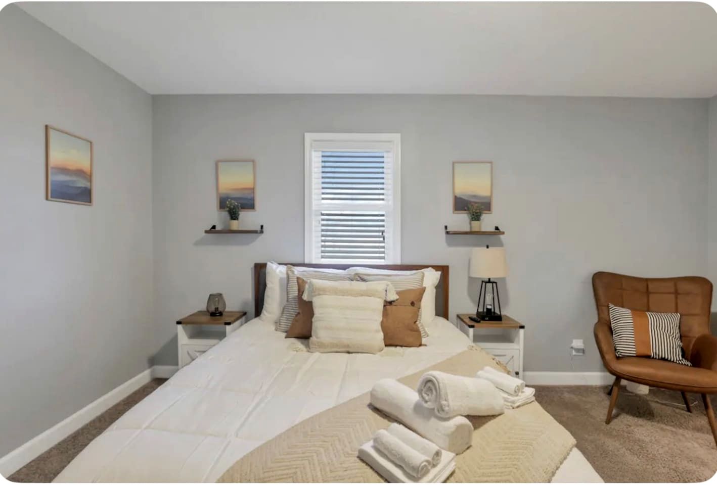 Luxurious Cabin Retreat with Pickleball Court & Hot Tub near Hocking Hills, Sugar Grove OH