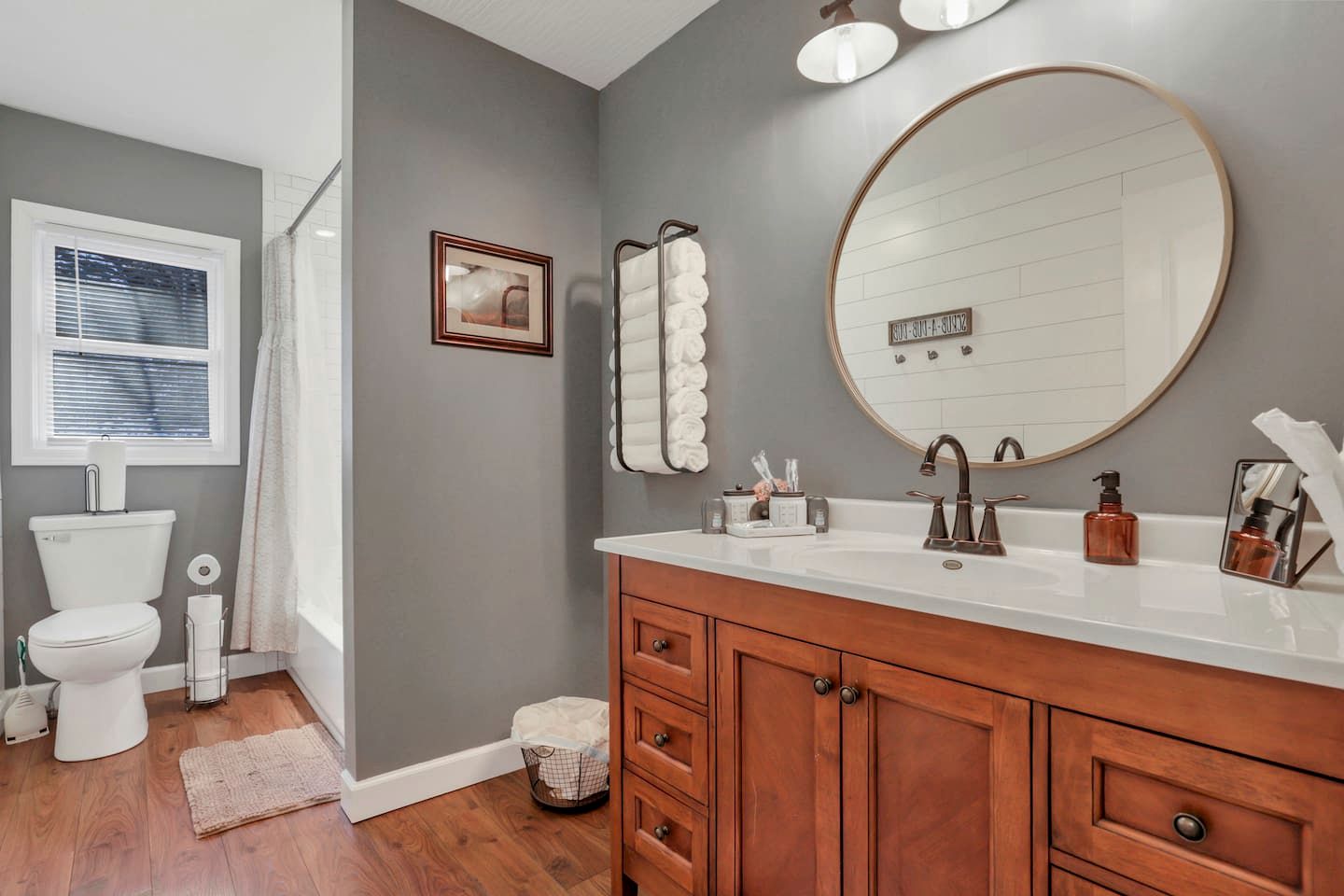 Luxurious Cabin Retreat with Pickleball Court & Hot Tub near Hocking Hills, Sugar Grove OH