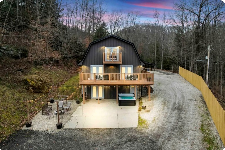 Cabins (United States of America, Sugar Grove, Ohio)