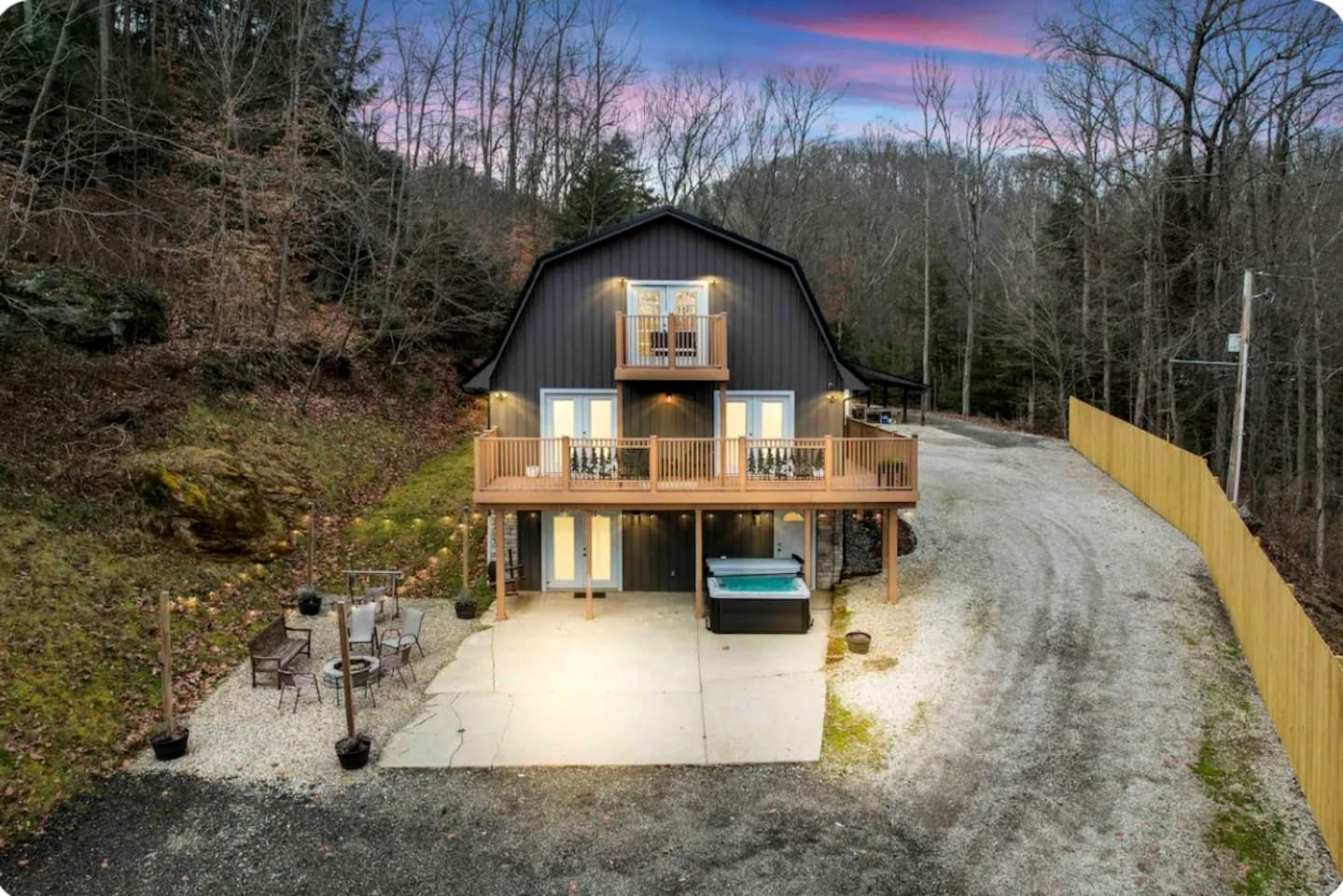 Luxurious Cabin Retreat with Pickleball Court & Hot Tub near Hocking Hills, Sugar Grove OH