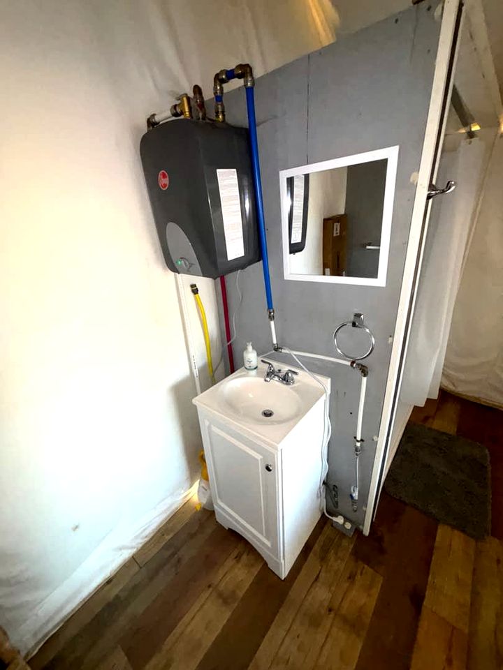 Relaxing Glamping Tent Retreat with Cozy Comforts Near Denison, Texas