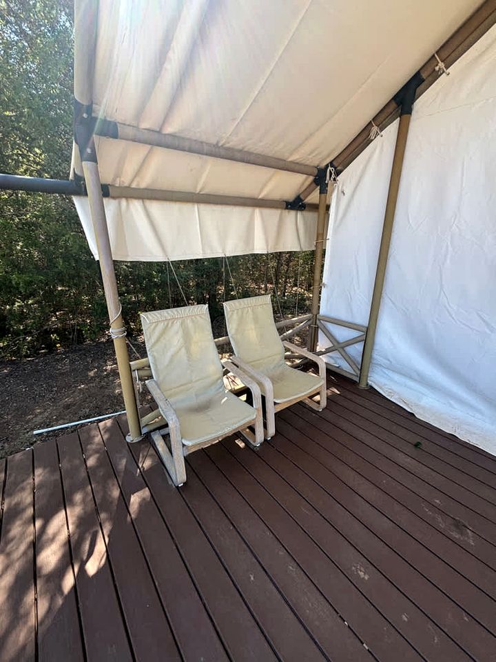 Relaxing Glamping Tent Retreat with Cozy Comforts Near Denison, Texas