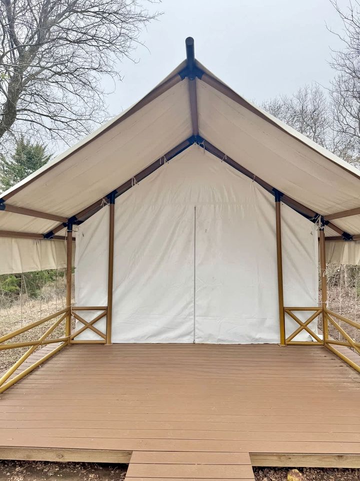 Relaxing Glamping Tent Retreat with Cozy Comforts Near Denison, Texas