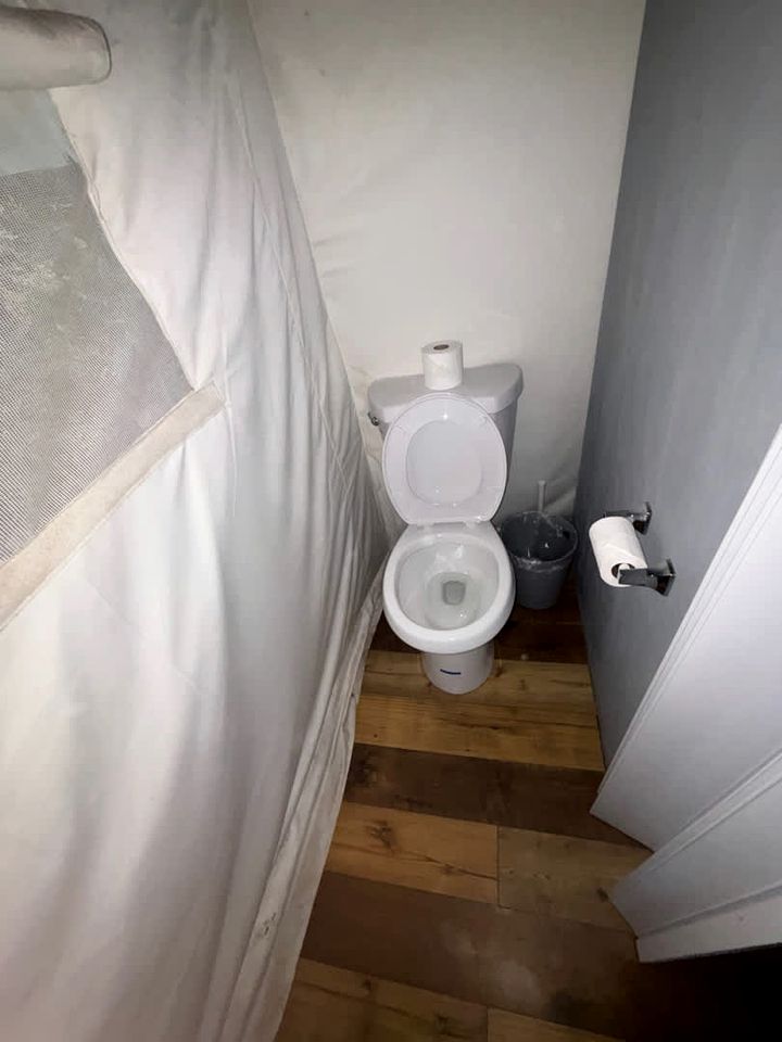 Peaceful Glamping Tent with Fire Pit & BBQ Grill Near Lake Texoma, Denison, Texas