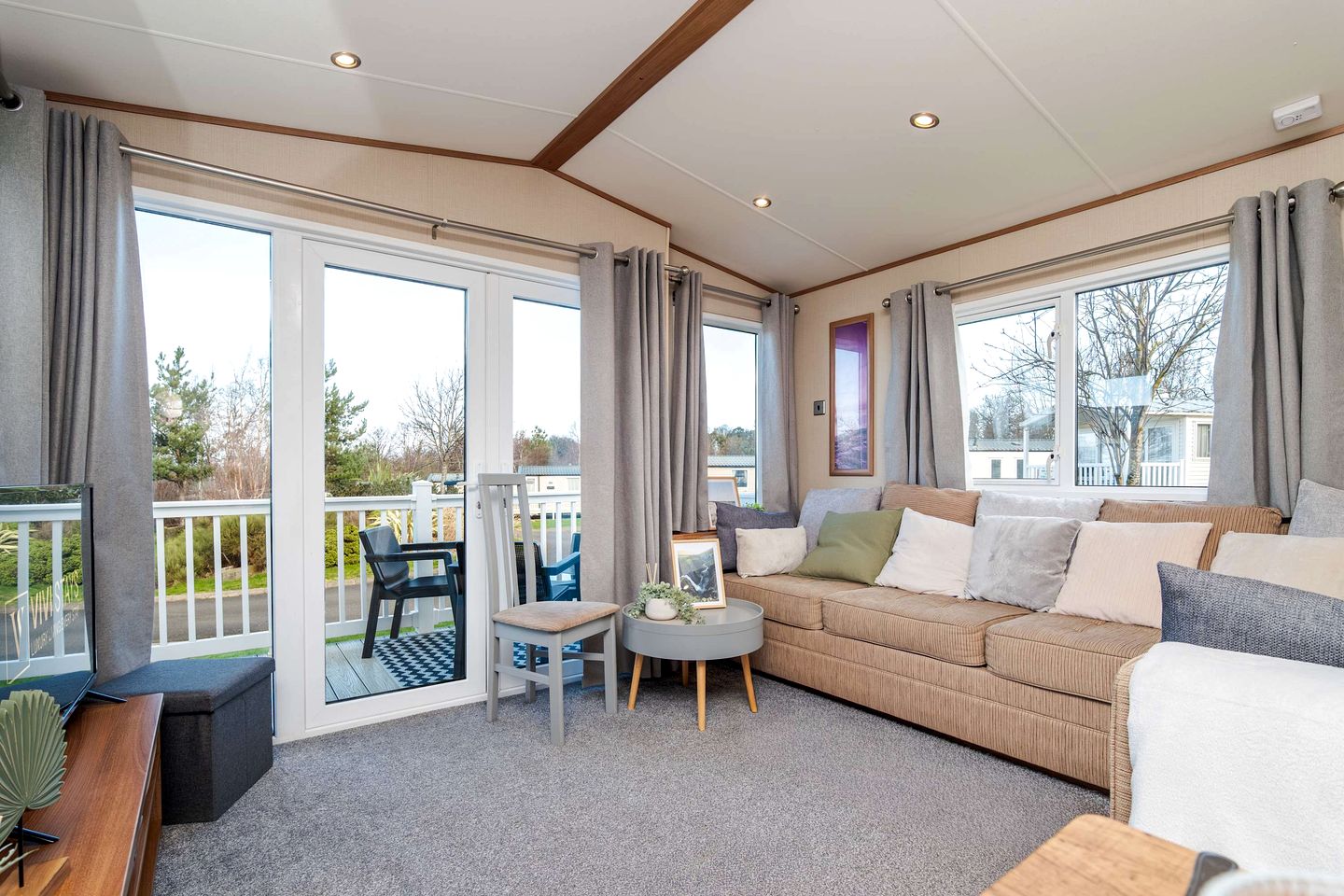 Relaxing Caravan Retreat with Family-Friendly Facilities in Scotland, United Kingdom
