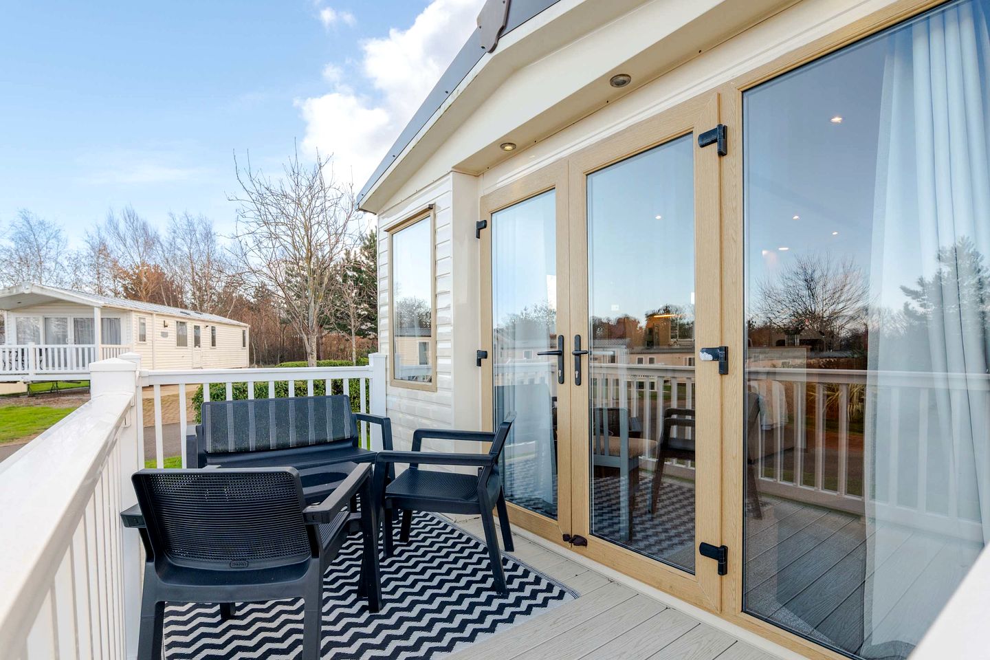 Relaxing Caravan Retreat with Family-Friendly Facilities in Scotland, United Kingdom