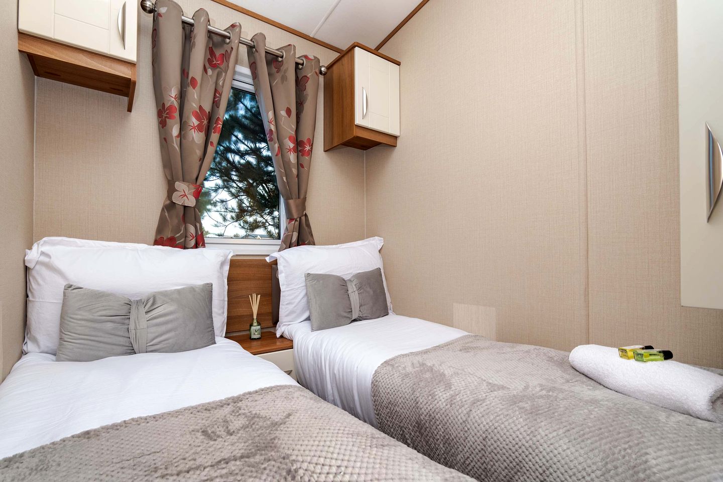 Relaxing Caravan Retreat with Family-Friendly Facilities in Scotland, United Kingdom
