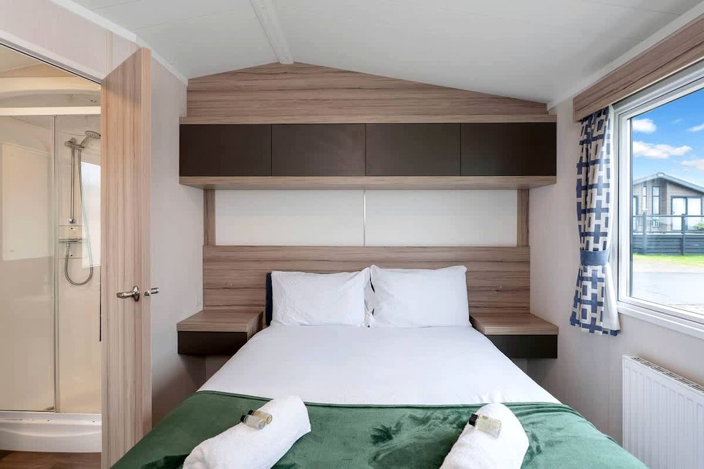 Premium Lodge Retreat with Pool, Golf, Beach Access & Family-Friendly Amenities in Scotland, United Kingdom