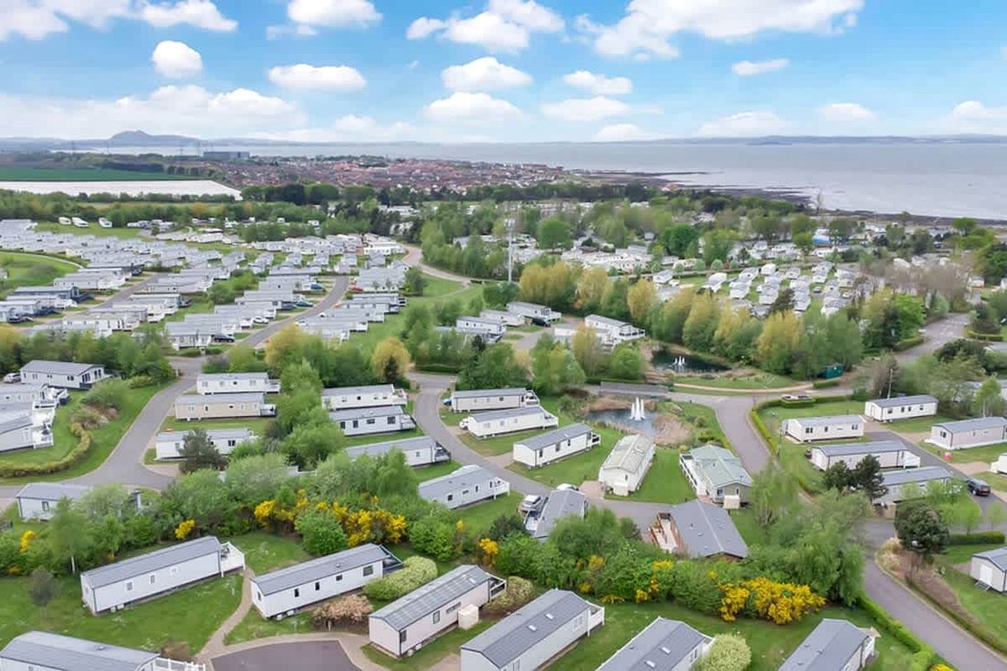 Premium Lodge Retreat with Pool, Golf, Beach Access & Family-Friendly Amenities in Scotland, United Kingdom