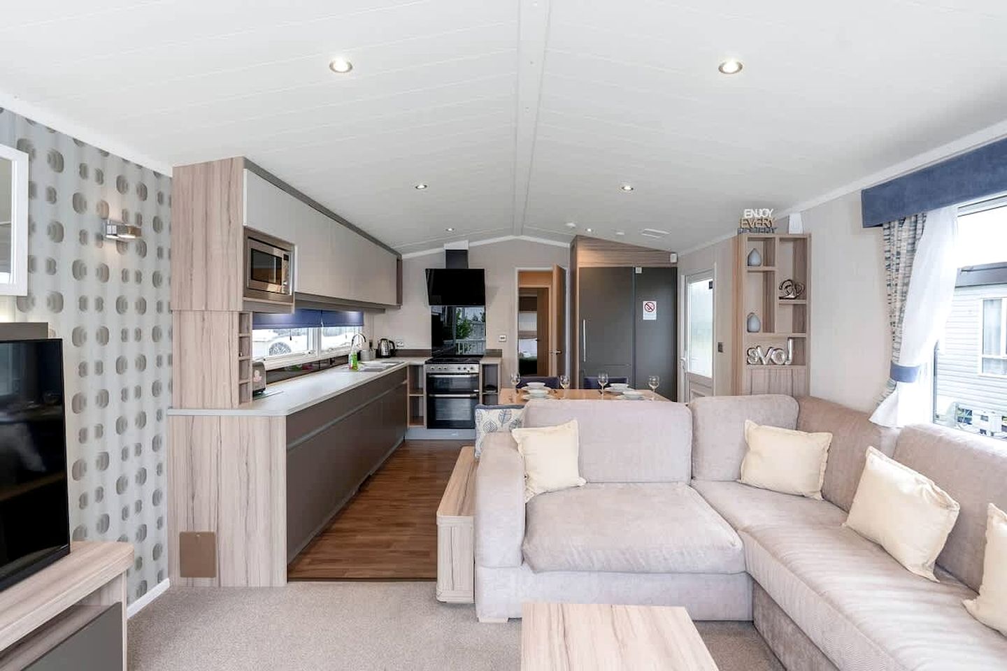 Premium Lodge Retreat with Pool, Golf, Beach Access & Family-Friendly Amenities in Scotland, United Kingdom